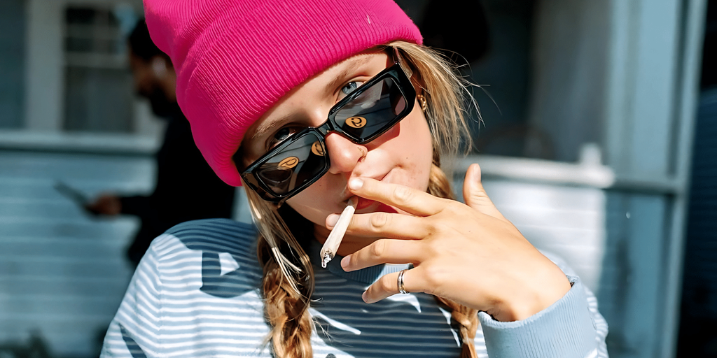 Easy Ways To Smoke Kief Without Wasting A Bit